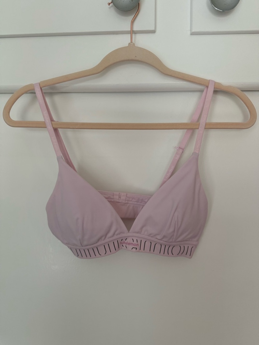 Lululemon License to Train Triangle Bra Light Support, A/B Cup *Logo